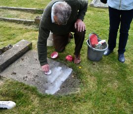 How to Read and Record a Churchyard: A Beginner's Guide to Recording Memorials - David and Veronica Stonehouse