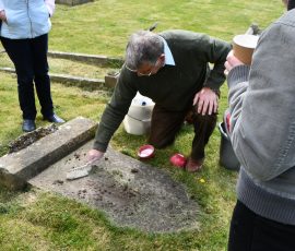 How to Read and Record a Churchyard: A Beginner's Guide to Recording Memorials - David and Veronica Stonehouse